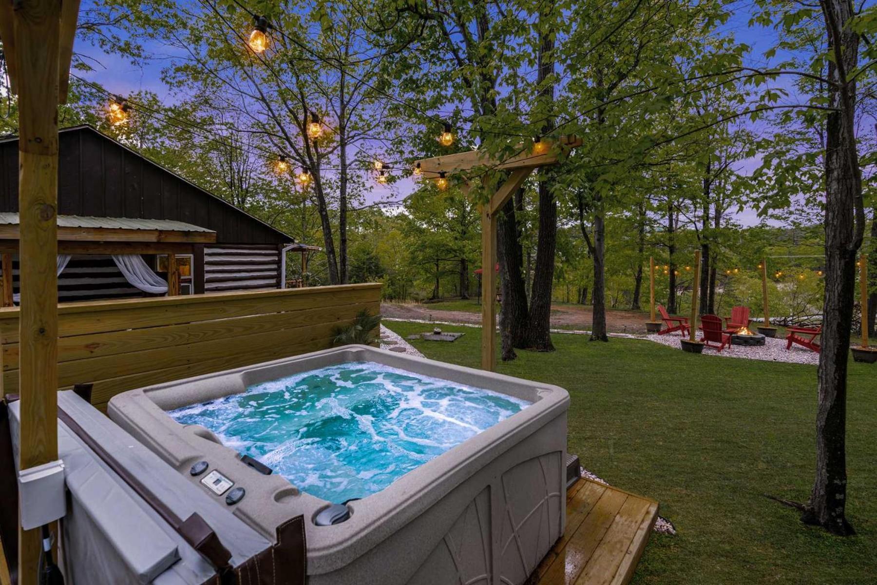 Modernized Log Cabin W Hot Tub Fire Pit & Views Беркли-Спрингс Экстерьер фото